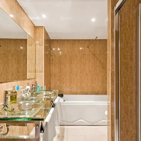 Apartment 2 Bedroom Awesome In