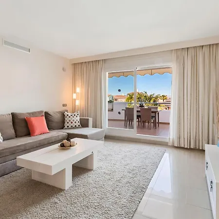 2 Bedroom Awesome In Apartment